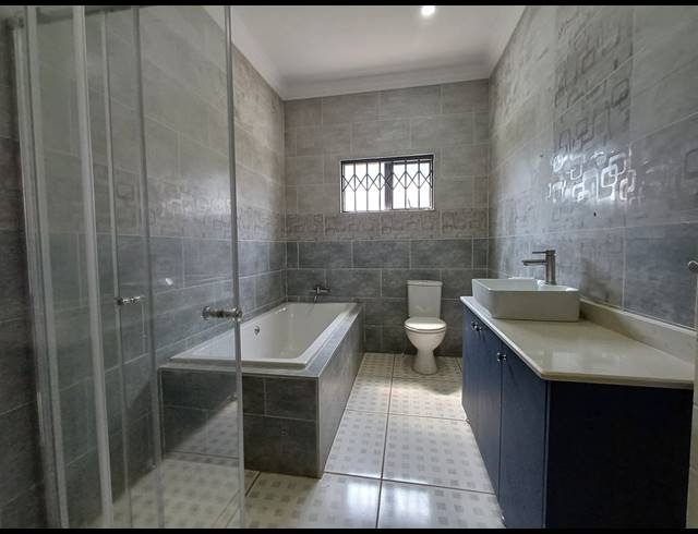 5 BEDROOM HOUSE FOR SALE IN HILTON GARDENS